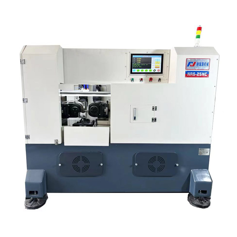 Comment une machine à rouler les filets à servomoteur CNC peut-elle améliorer la précision, la productivité et la qualité du filetage
